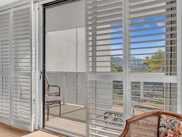 3675 N Country Club Dr 409, Aventura, FL 33180