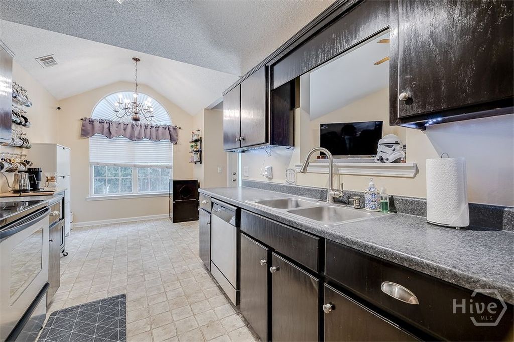 Image 13 of property listing at 134 Brianna Circle, Savannah, GA 31419