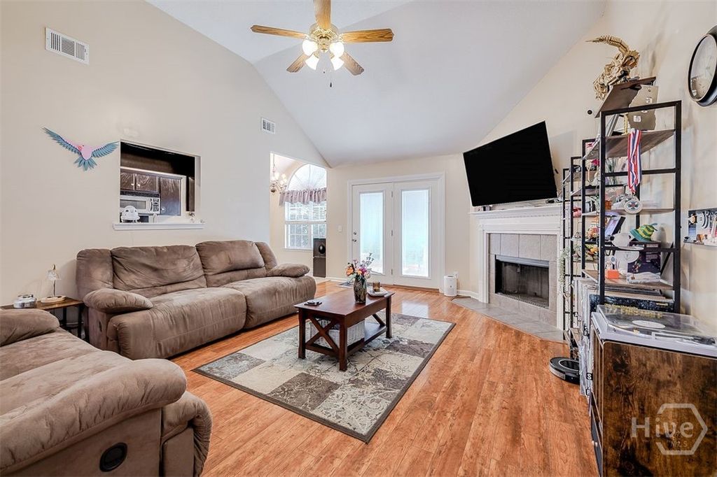Image 8 of property listing at 134 Brianna Circle, Savannah, GA 31419