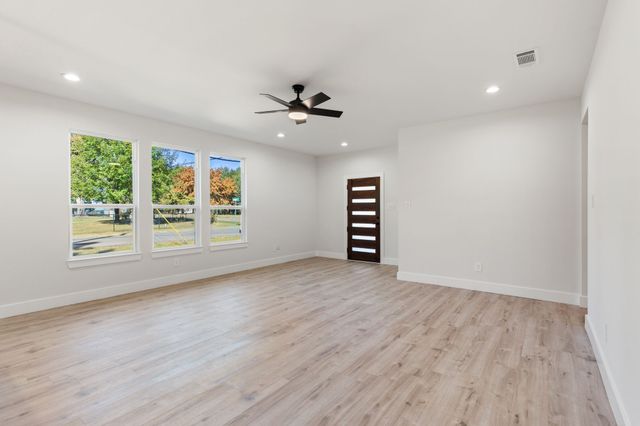 150 Bandera Circle, Payne Springs, TX 75156