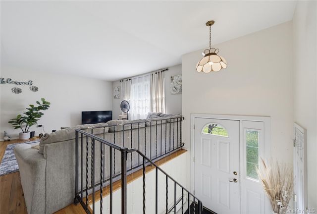 124 Barnes Road, Washingtonville, NY 10992