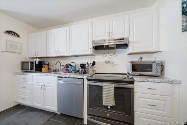 124 Barnes Road, Washingtonville, NY 10992