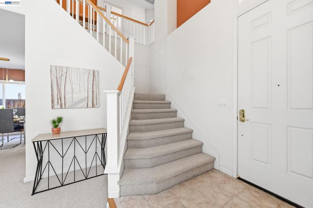 17 Miranda Ct, Alameda, CA 94502