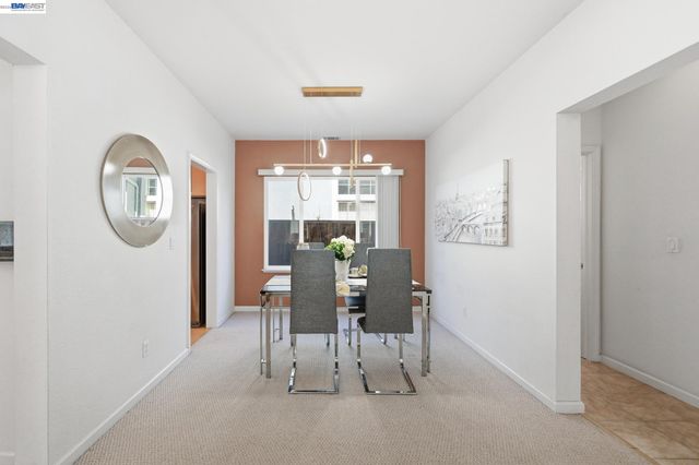 17 Miranda Ct, Alameda, CA 94502