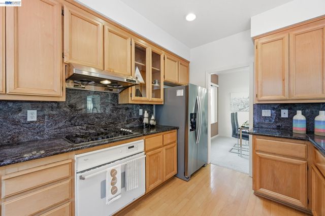 17 Miranda Ct, Alameda, CA 94502