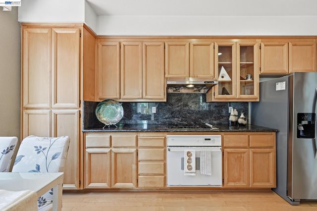 17 Miranda Ct, Alameda, CA 94502