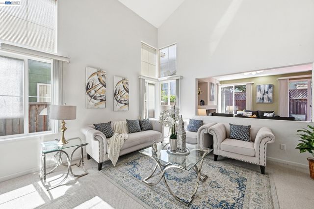 17 Miranda Ct, Alameda, CA 94502