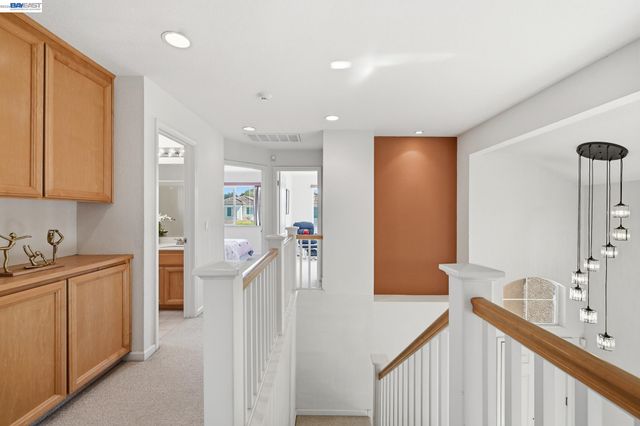 17 Miranda Ct, Alameda, CA 94502