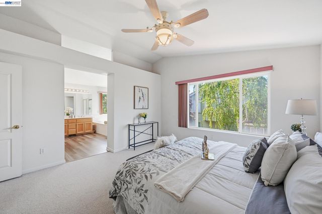 17 Miranda Ct, Alameda, CA 94502