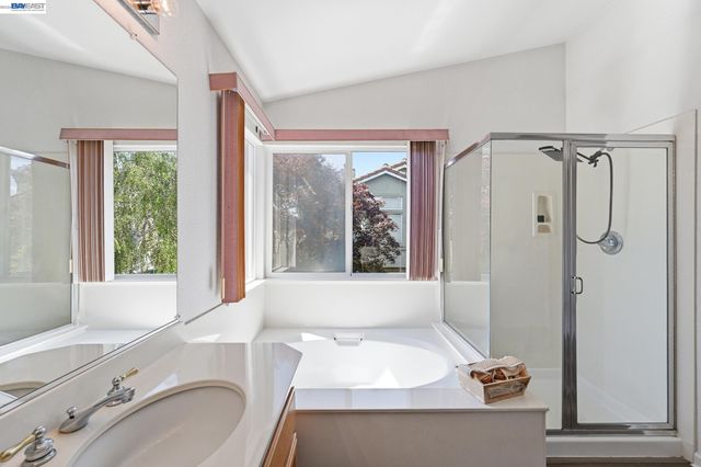 17 Miranda Ct, Alameda, CA 94502