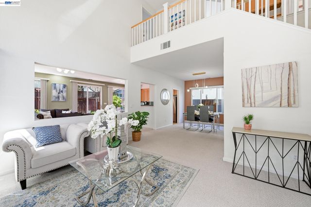 17 Miranda Ct, Alameda, CA 94502
