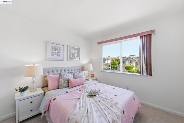 17 Miranda Ct, Alameda, CA 94502