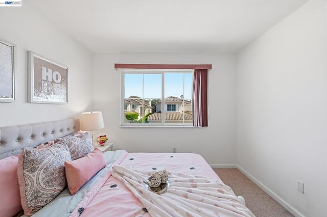 17 Miranda Ct, Alameda, CA 94502