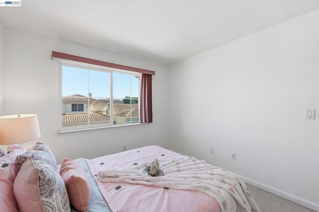 17 Miranda Ct, Alameda, CA 94502