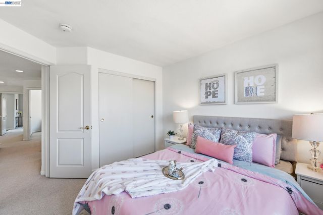 17 Miranda Ct, Alameda, CA 94502