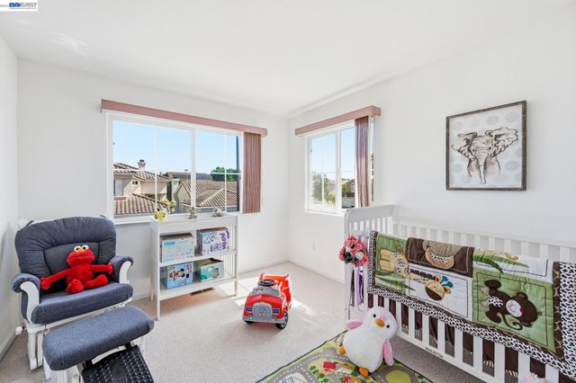 17 Miranda Ct, Alameda, CA 94502