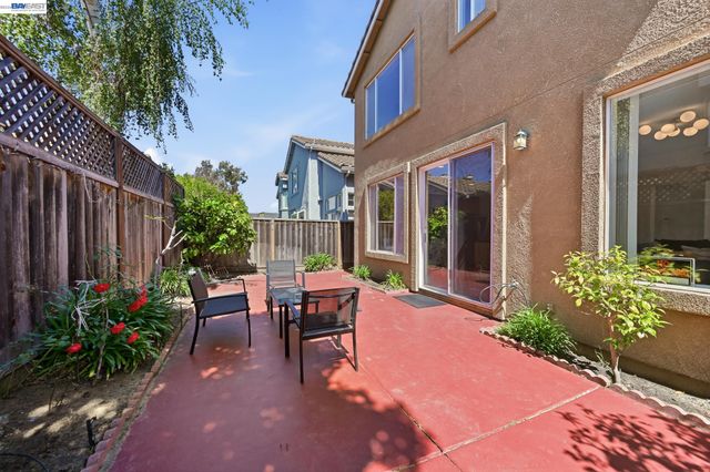 17 Miranda Ct, Alameda, CA 94502