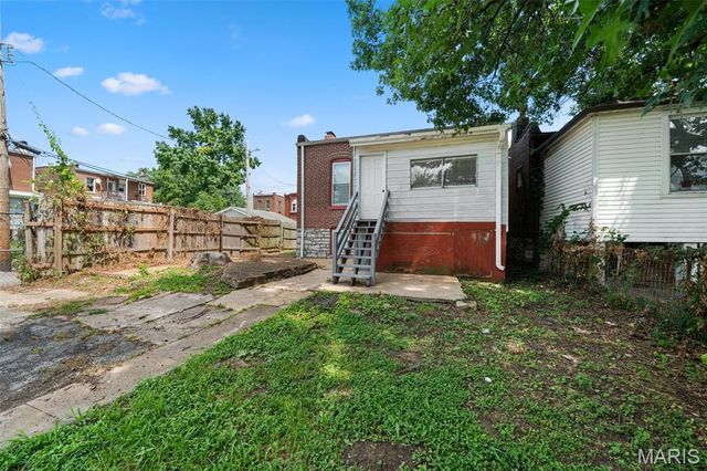 4717 S Compton Avenue, St Louis, MO 63111