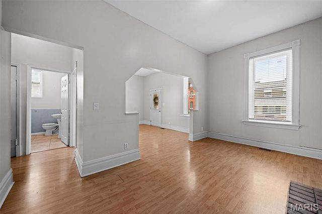 4717 S Compton Avenue, St Louis, MO 63111