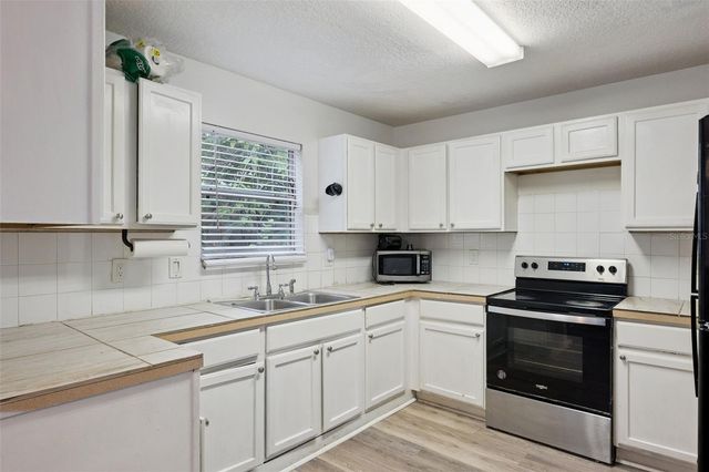 4532 HUPPEL AVENUE, Orlando, FL 32811