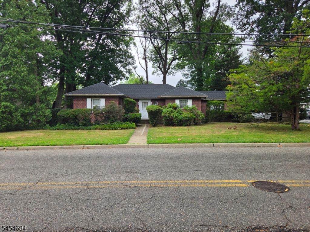 168 E Spring Valley Ave, Maywood Boro, NJ 07607 — photo 2