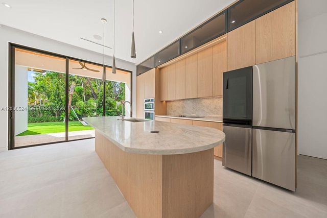 1910 SW 33rd Avenue, Miami, FL 33145