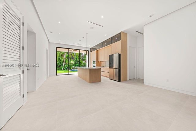 1910 SW 33rd Avenue, Miami, FL 33145