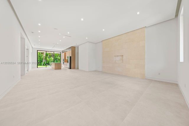 1910 SW 33rd Avenue, Miami, FL 33145