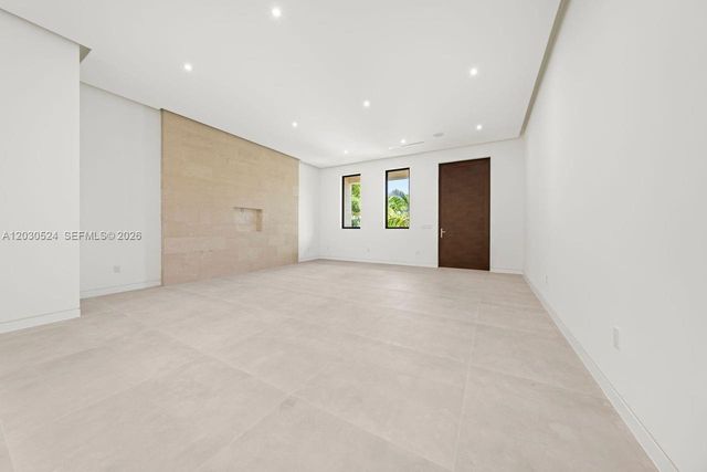 1910 SW 33rd Avenue, Miami, FL 33145