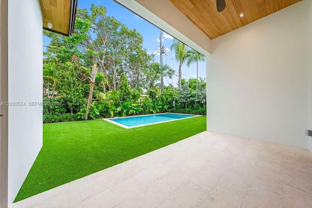 1910 SW 33rd Avenue, Miami, FL 33145