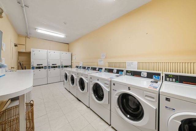 350 W 4th St 204, Boston, MA 02127