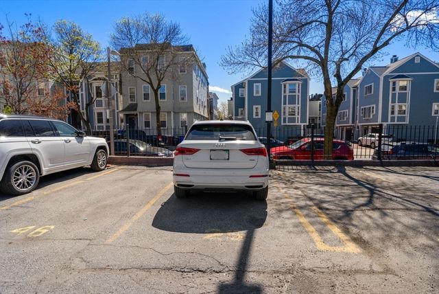 350 W 4th St 204, Boston, MA 02127