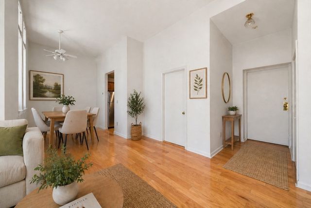 350 W 4th St 204, Boston, MA 02127