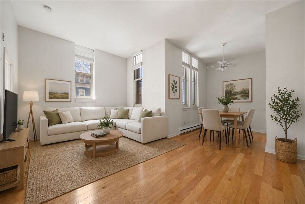 350 W 4th St 204, Boston, MA 02127