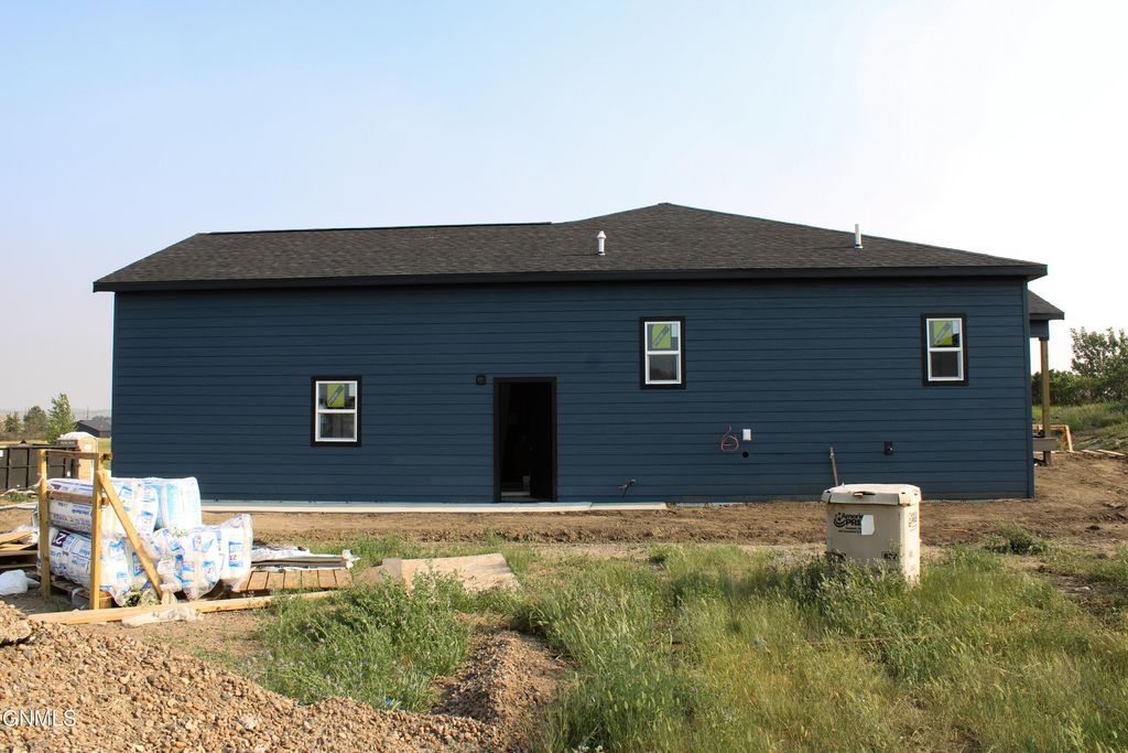1305 Tara Lane SW, Watford City, ND 58854 photo 4