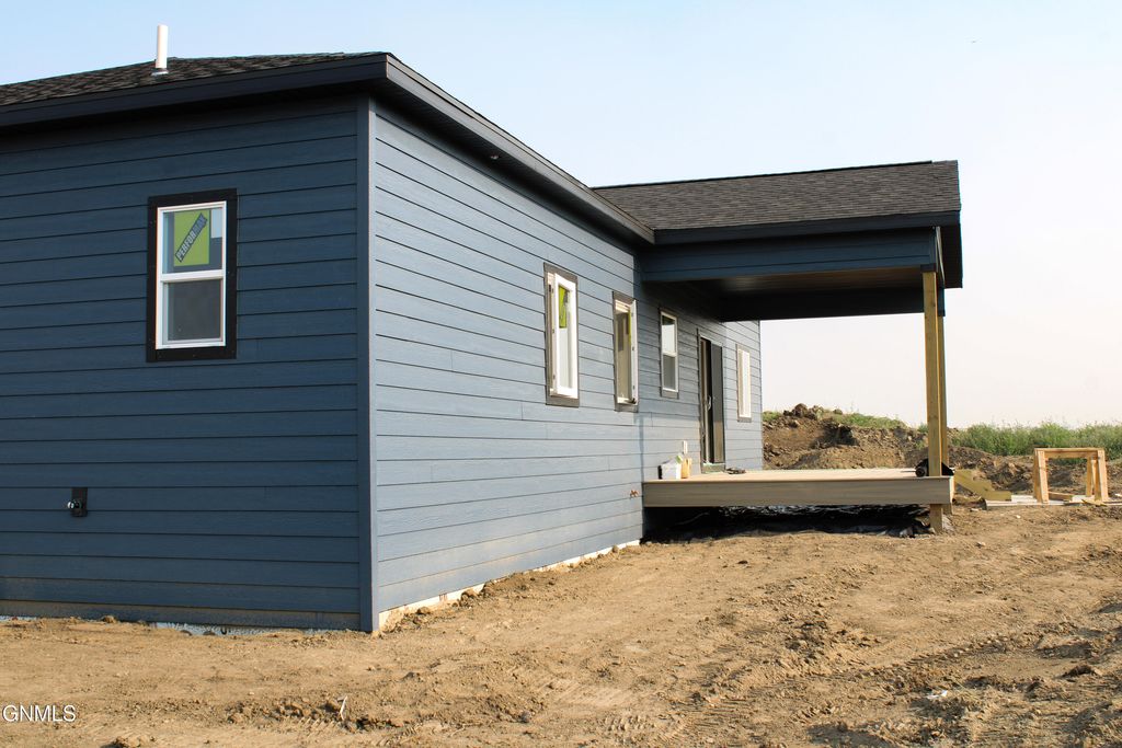 1305 Tara Lane SW, Watford City, ND 58854 photo 5