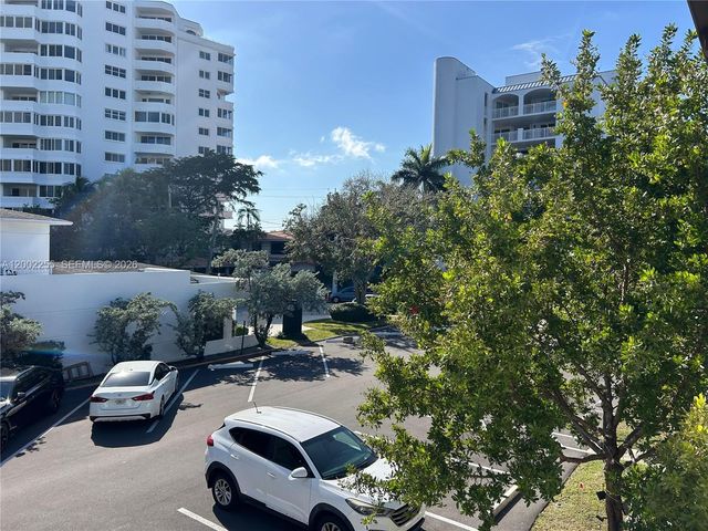 300 Sunset Dr 7, Fort Lauderdale, FL 33301
