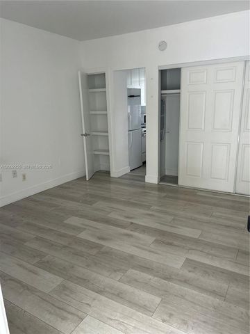 300 Sunset Dr 7, Fort Lauderdale, FL 33301