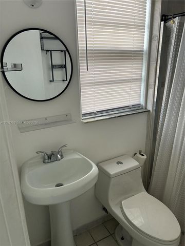 300 Sunset Dr 7, Fort Lauderdale, FL 33301