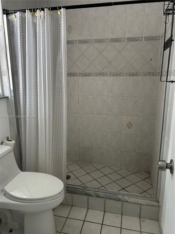 300 Sunset Dr 7, Fort Lauderdale, FL 33301