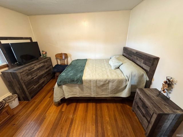 533 Grayton Road, Kingsford Heights, IN 46346