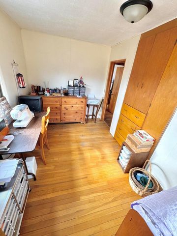 533 Grayton Road, Kingsford Heights, IN 46346