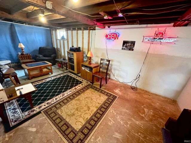 533 Grayton Road, Kingsford Heights, IN 46346