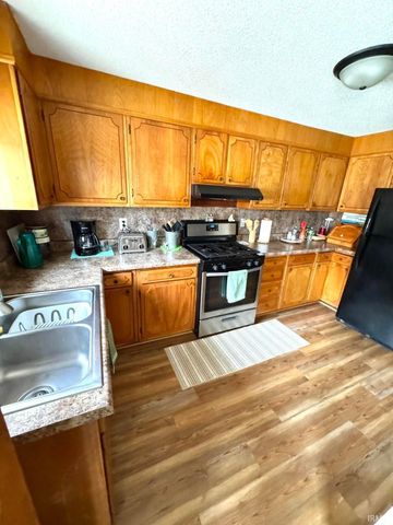 533 Grayton Road, Kingsford Heights, IN 46346