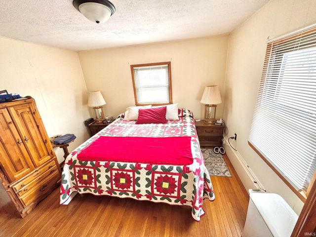 533 Grayton Road, Kingsford Heights, IN 46346