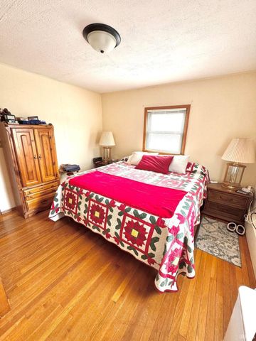 533 Grayton Road, Kingsford Heights, IN 46346