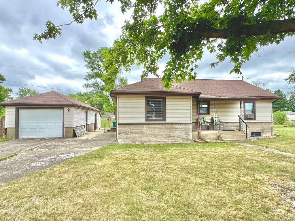 533 Grayton Road, Kingsford Heights, IN 46346