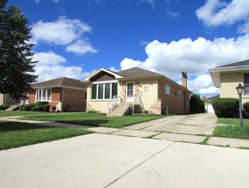 4620 N Overhill Avenue, Norridge, IL 60706