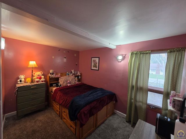431 SE Baldwin RD, Topeka, KS 66607