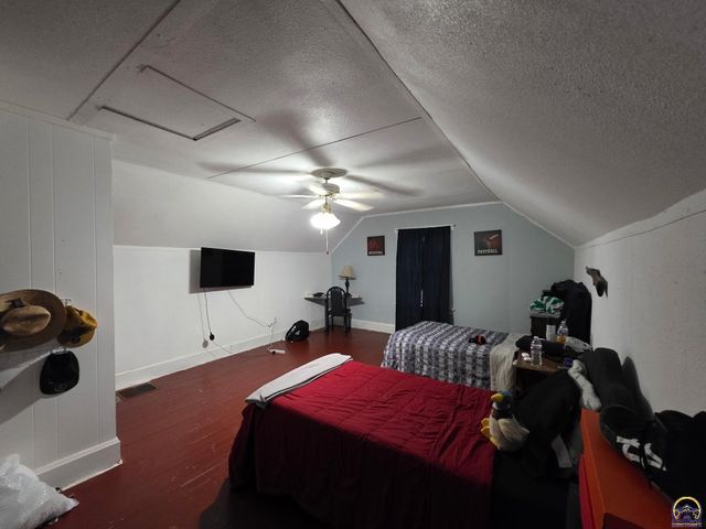 431 SE Baldwin RD, Topeka, KS 66607